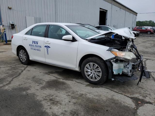  TOYOTA CAMRY 2013 Biały