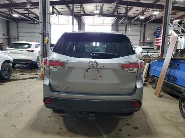  TOYOTA HIGHLANDER 2016 Srebrny