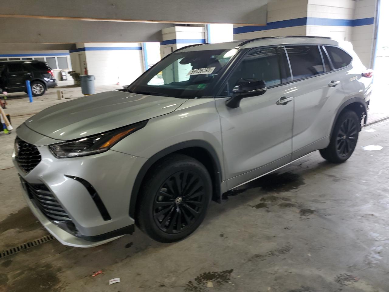 2024 Toyota Highlander Le продається в Sandston, VA - Rear End