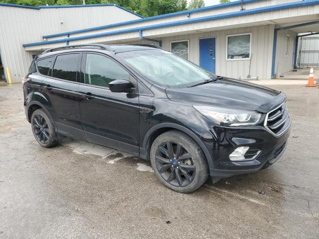  FORD ESCAPE 2018 Чорний