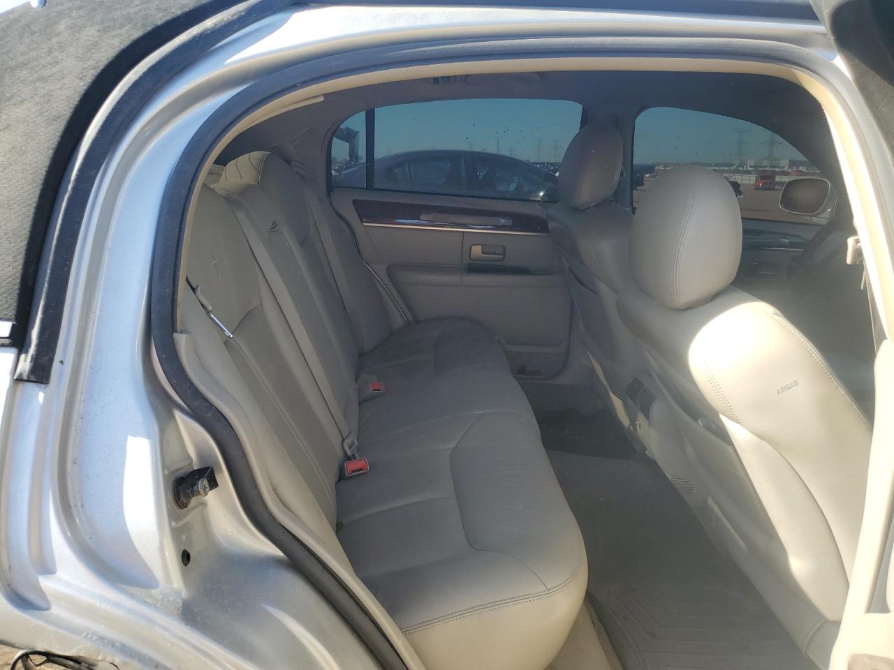 2004 Lincoln Town Car Ultimate VIN: 1LNHM83W94Y625182 Lot: 55632185