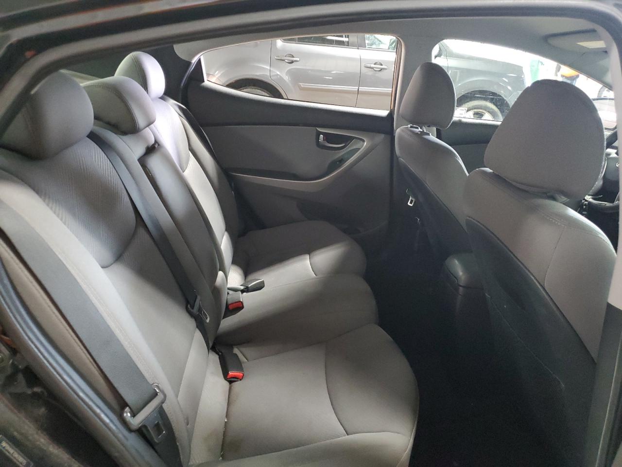 Hyundai Elantra gl 2013