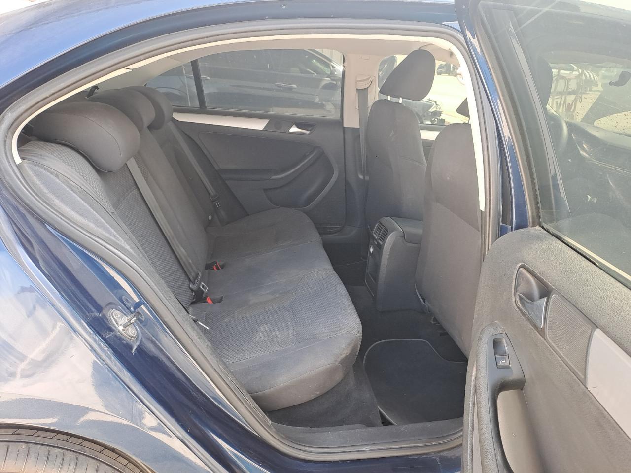 WVWRV116XCM144945 - 2012 Volkswagen JETTA - #undefined