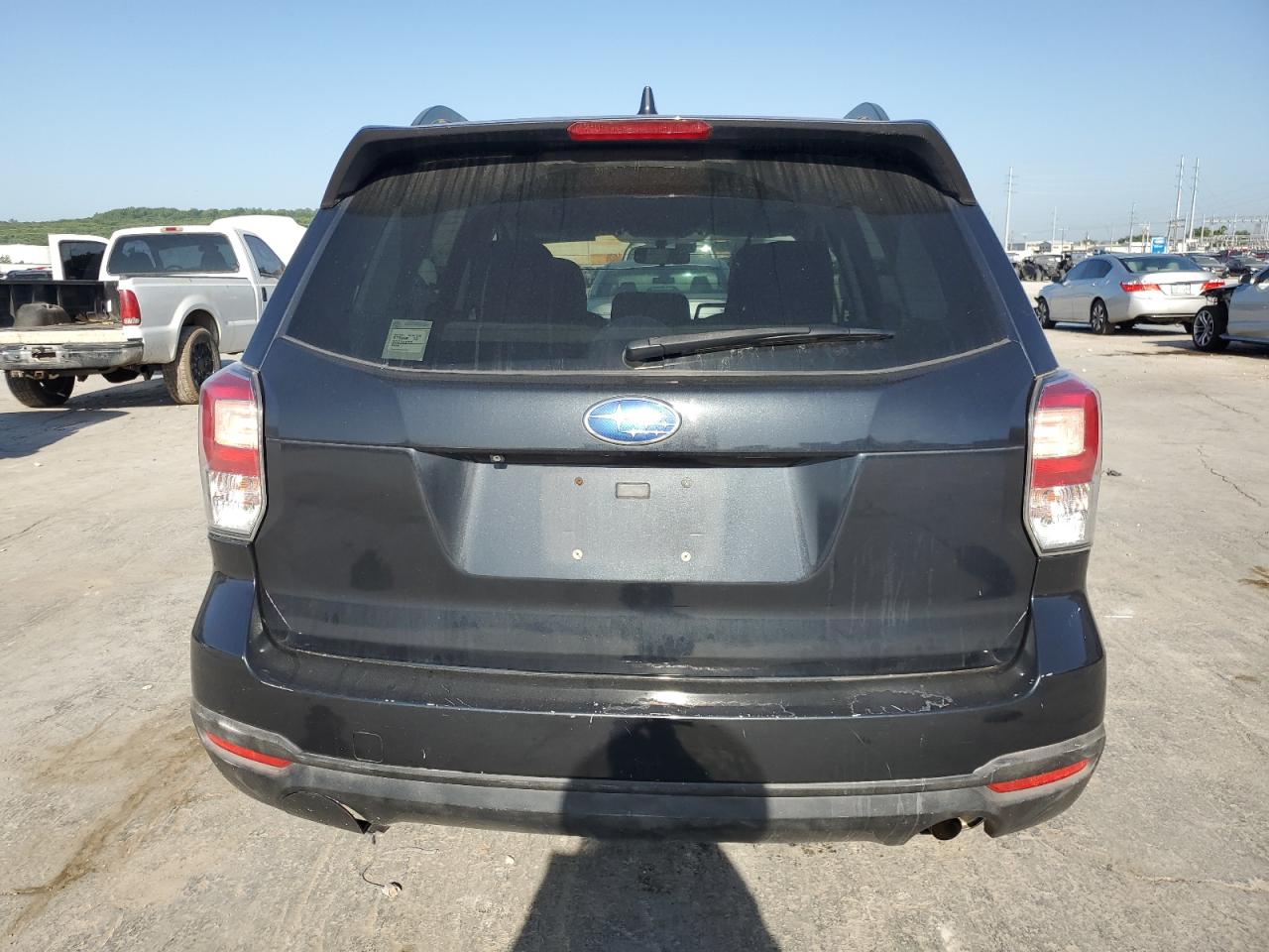 2018 Subaru Forester 2.5I Premium VIN: JF2SJAEC6JG563238 Lot: 56652935