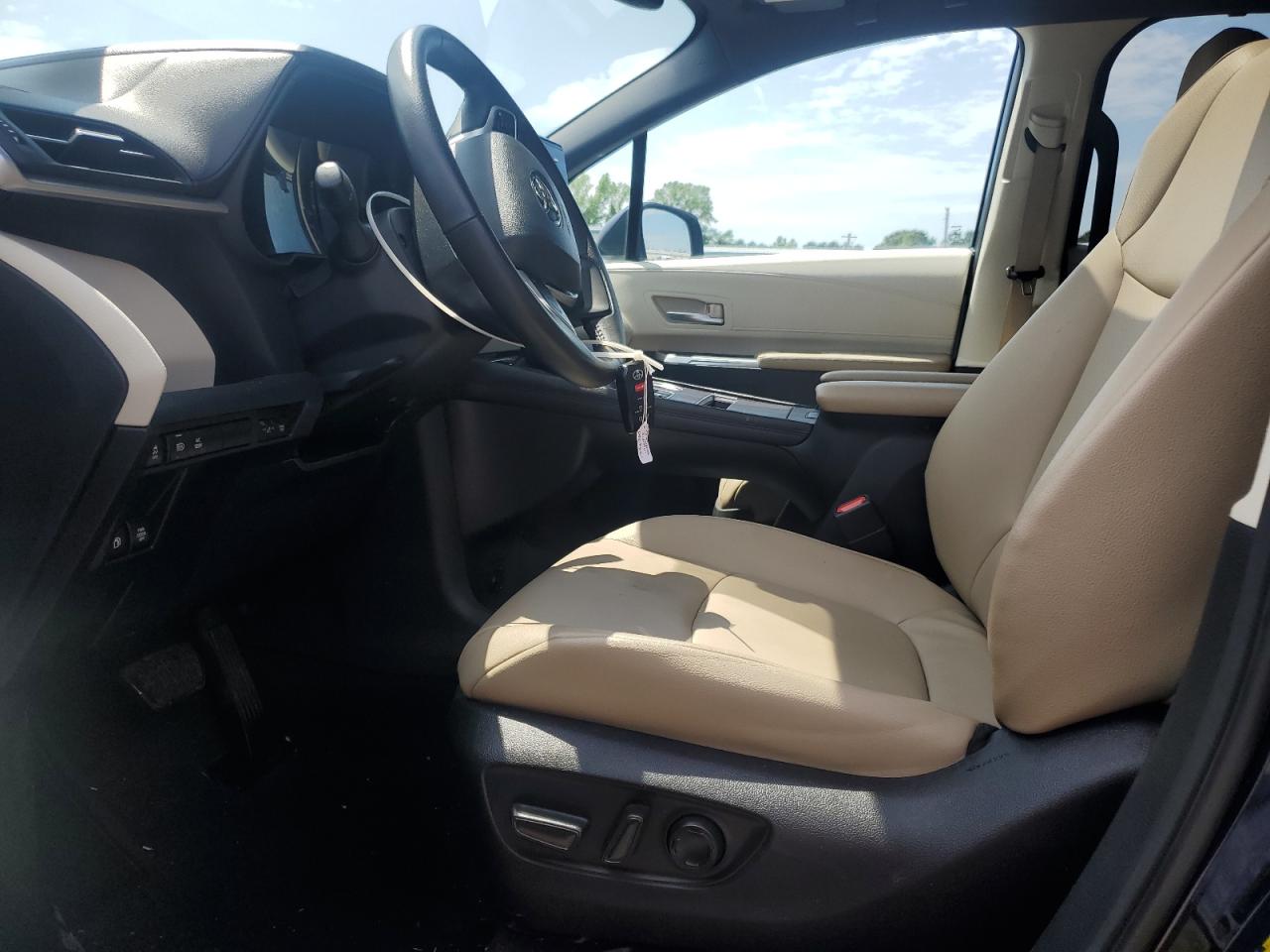 2022 Toyota Sienna Xle VIN: 5TDJSKFC4NS056992 Lot: 56120045