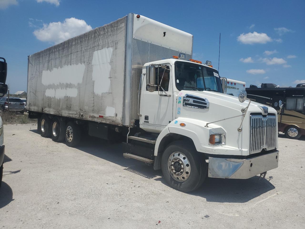 2019 Western Star 4700 Box Truck en Venta en Opa Locka, FL - Top/Roof