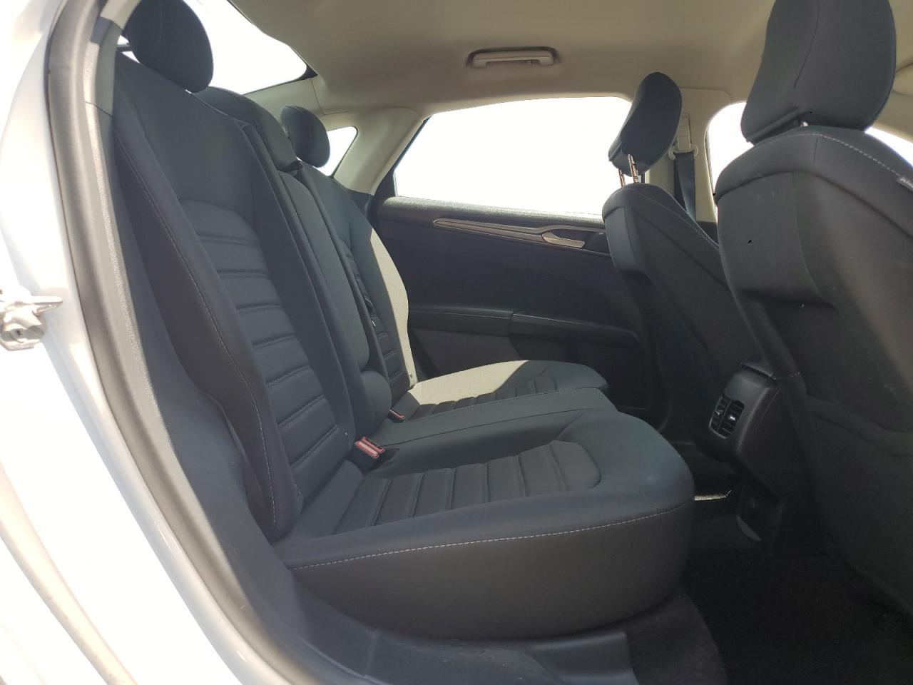 2020 Ford Fusion Se VIN: 3FA6P0LU0LR119083 Lot: 54038405