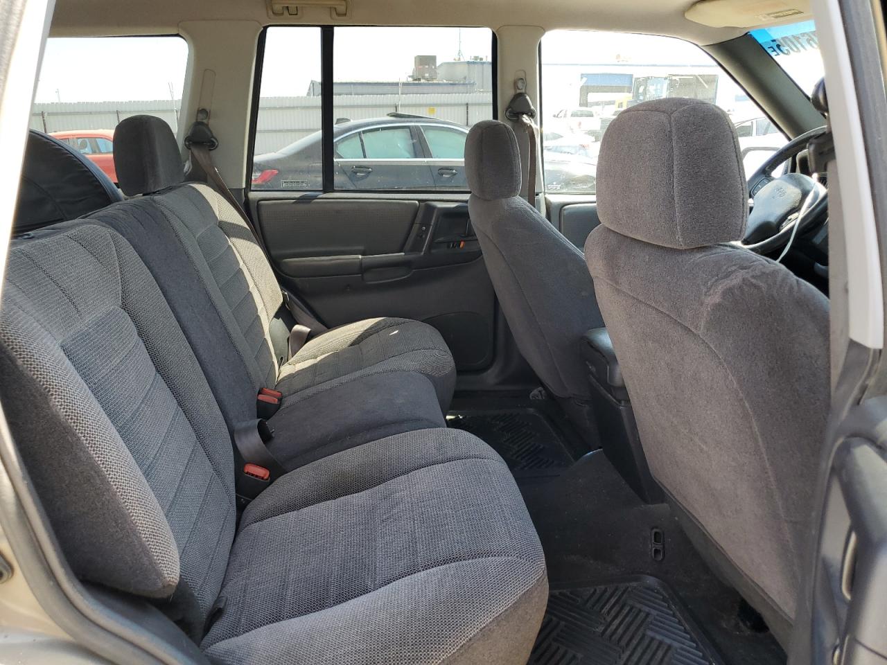 1997 Jeep Grand Cherokee Laredo VIN: 1J4GZ58S3WC182883 Lot: 58576105