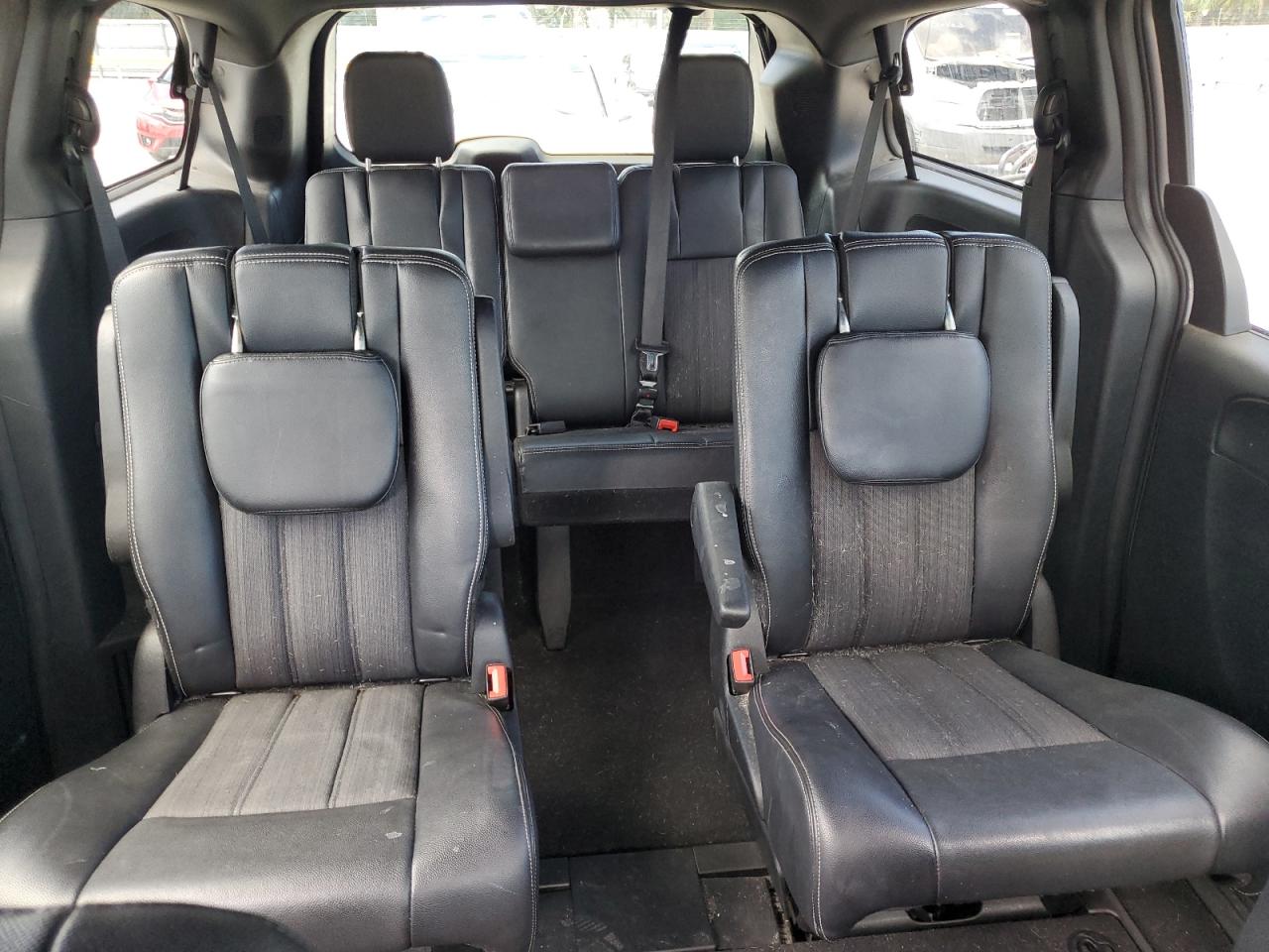 2014 Chrysler Town & Country S VIN: 2C4RC1HG8ER188611 Lot: 57030715