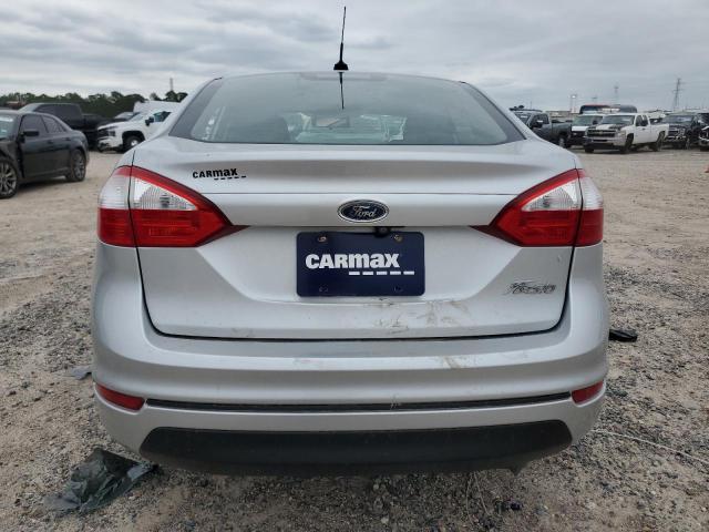 FORD FIESTA 2018 Сріблястий