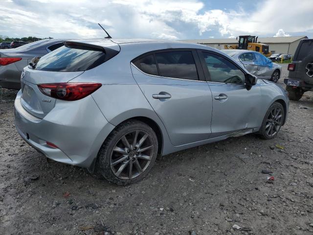  MAZDA 3 2018 Srebrny
