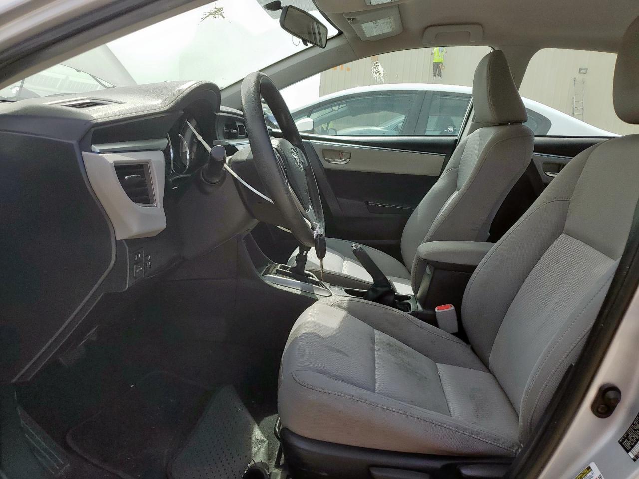 2015 Toyota Corolla L VIN: 5YFBURHE8FP232099 Lot: 56859135