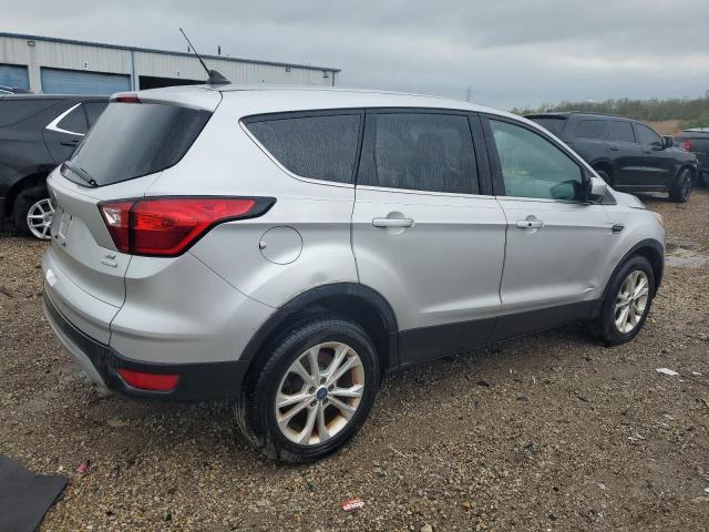  FORD ESCAPE 2019 Srebrny