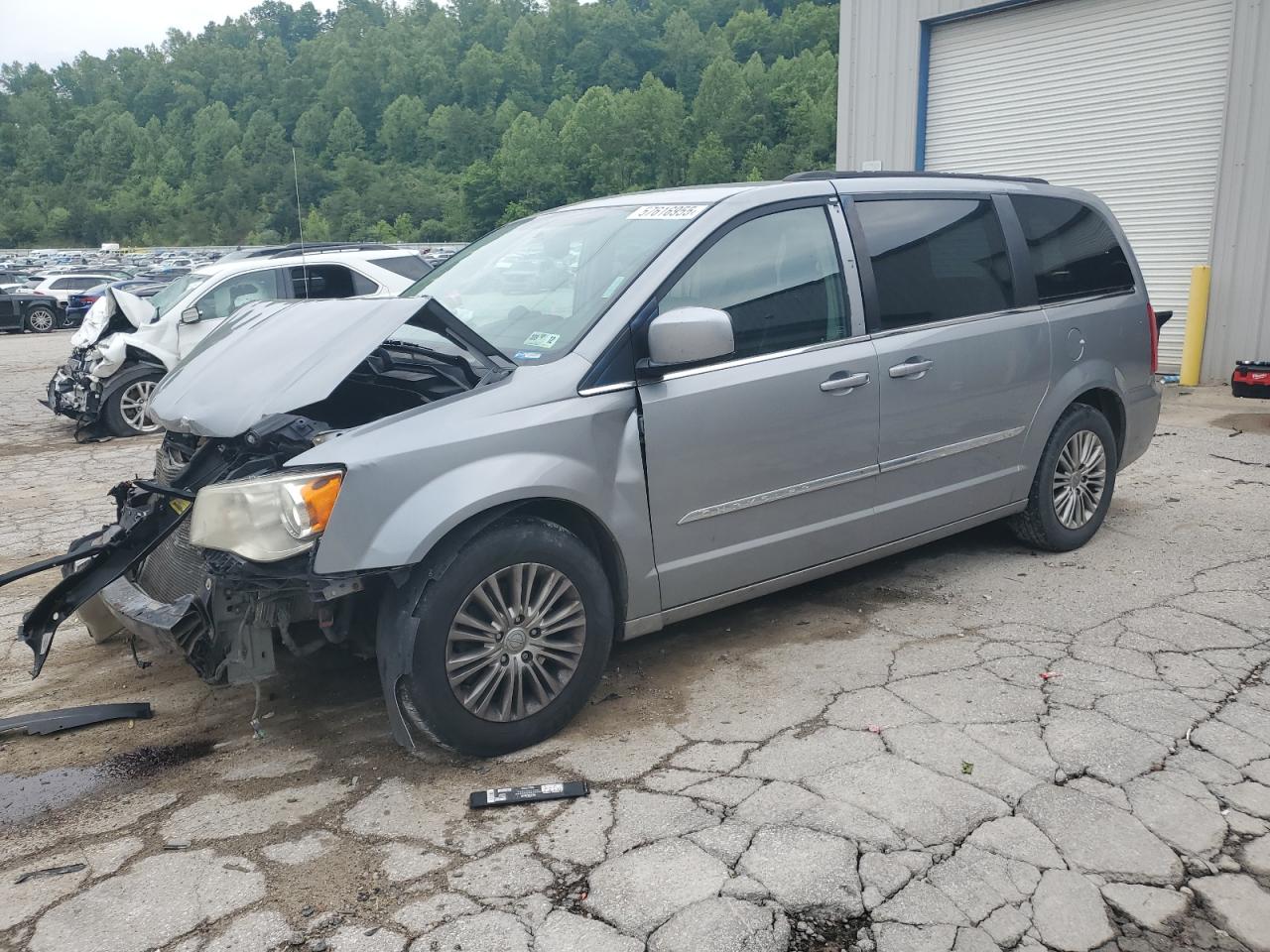 2013 Chrysler Town & Country Touring