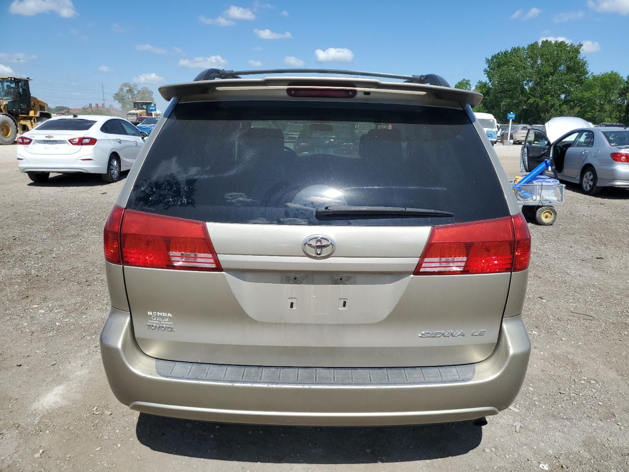 2004 Toyota Sienna Ce VIN: 5TDZA23C04S220179 Lot: 56070095