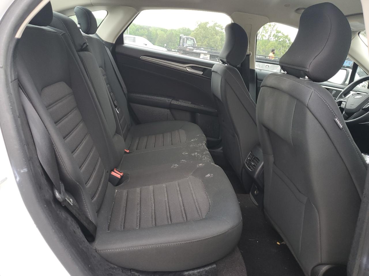2019 Ford Fusion Se VIN: 3FA6P0LU7KR263986 Lot: 54030335