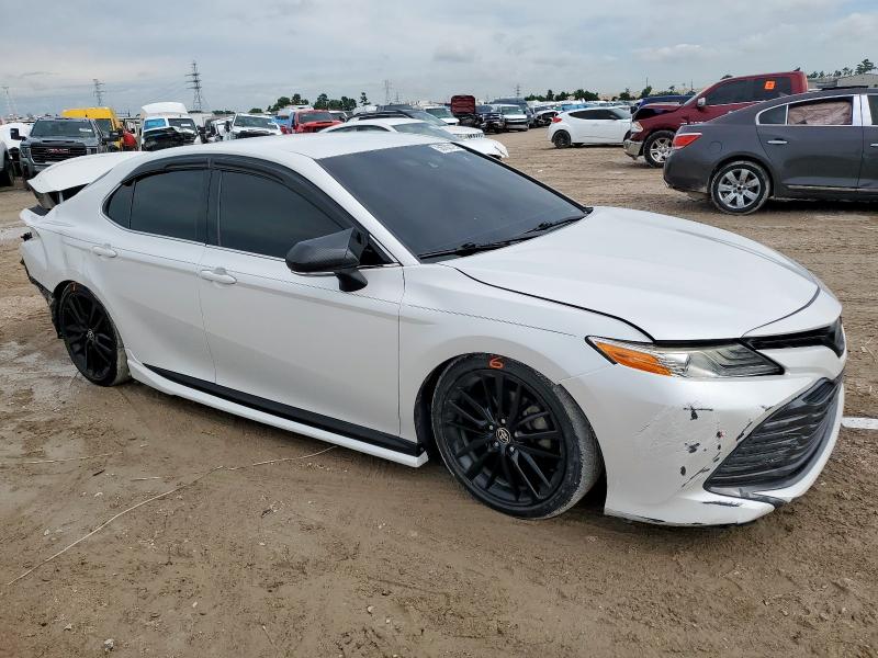 TOYOTA CAMRY 2018 Белы