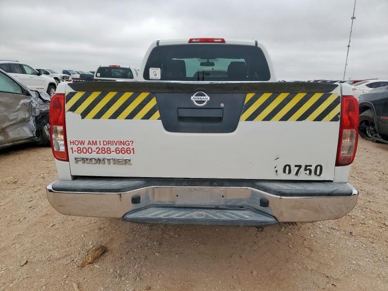 Пикапы NISSAN FRONTIER 2015 Белый