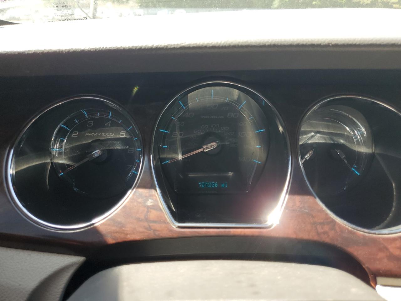 2011 Ford Taurus Limited VIN: 1FAHP2FW8BG141839 Lot: 56594285
