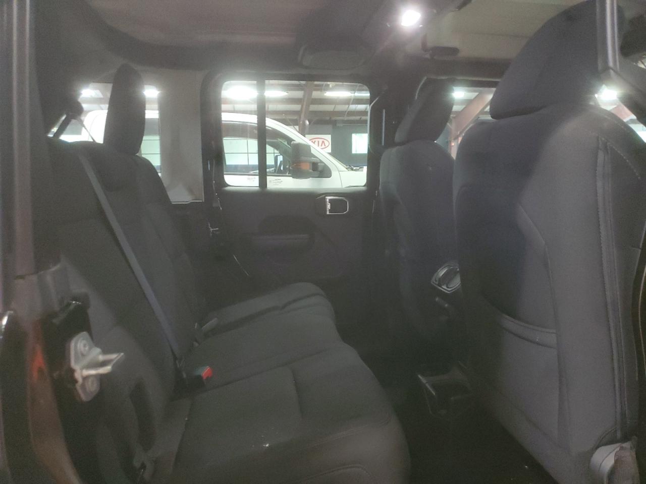 2018 Jeep Wrangler Unlimited Sport VIN: 1C4HJXDG5JW127051 Lot: 57148155