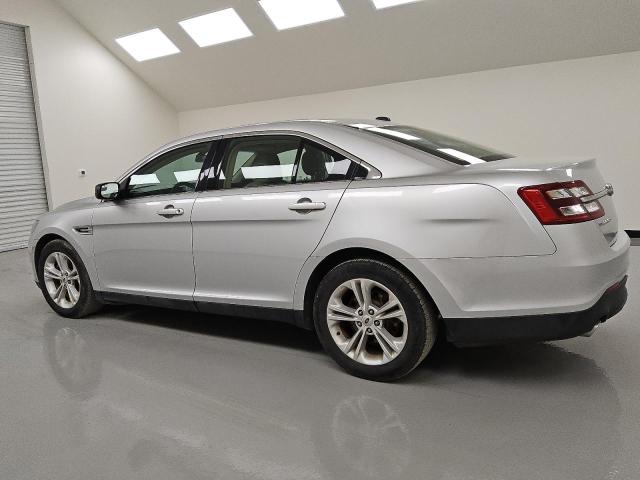 Sedans FORD TAURUS 2016 Srebrny