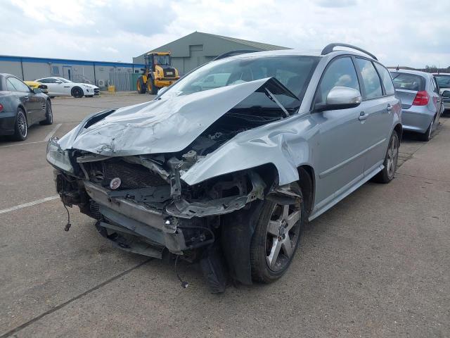 VOLVO V50 R-DESI 2010