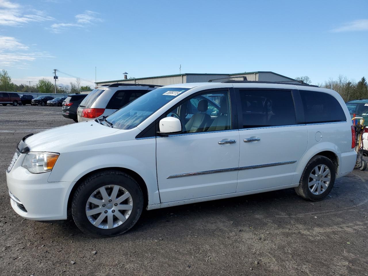 2016 Chrysler Town & Country Touring