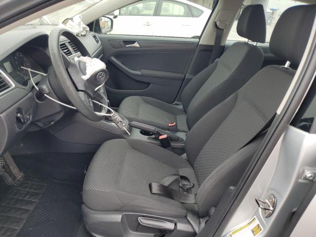 Седани VOLKSWAGEN JETTA 2012 Сріблястий
