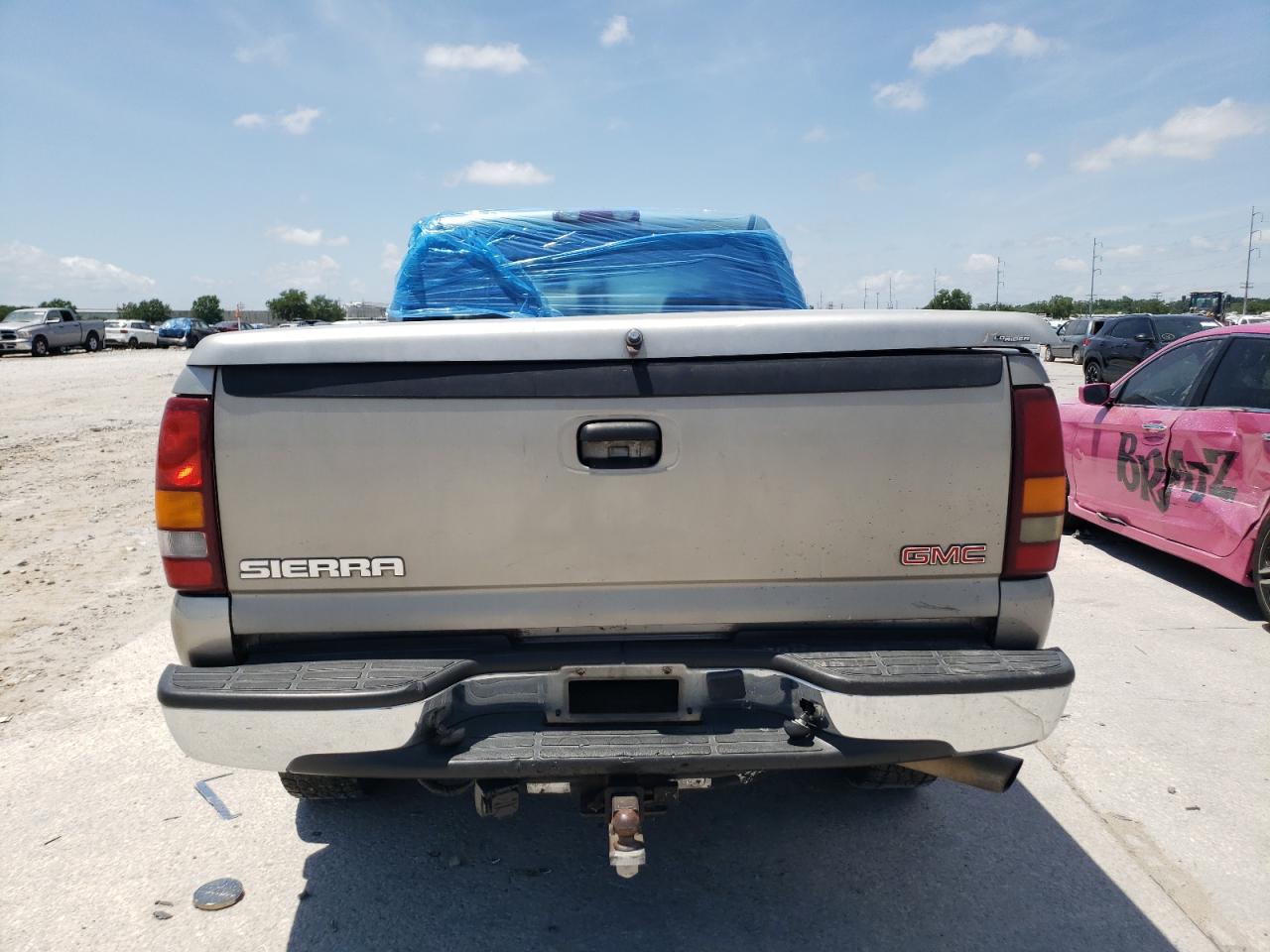 2002 GMC Sierra C2500 Heavy Duty VIN: 1GTHC23112F200654 Lot: 57165655