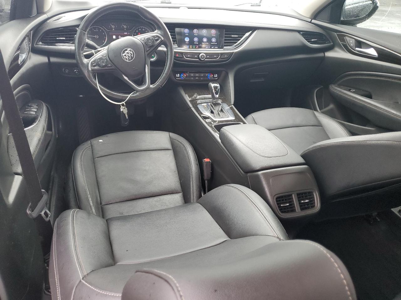2018 Buick Regal Tourx Essence VIN: W04GV8SX3J1178080 Lot: 56527865