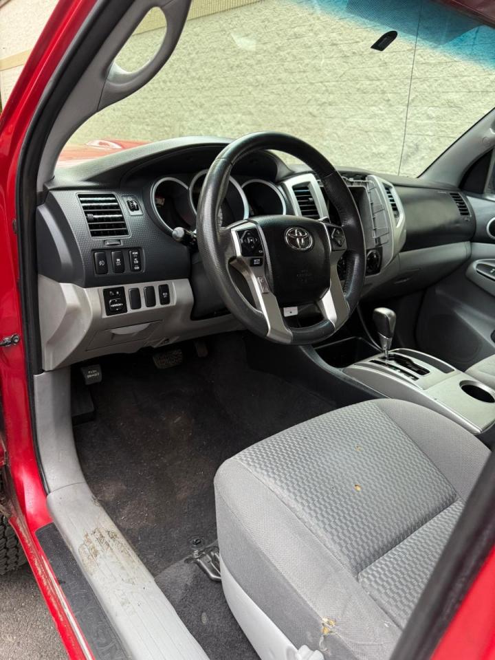 2015 Toyota Tacoma - Image 9