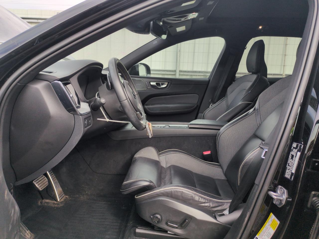 2020 Volvo Xc60 T5 R-Design VIN: YV4102DM0L1571142 Lot: 56313545