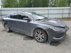 2015 Chrysler 200 Limited zu verkaufen in Arlington, WA - Front End