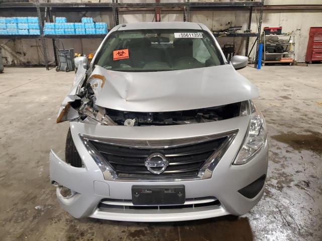  NISSAN VERSA 2017 Серебристый