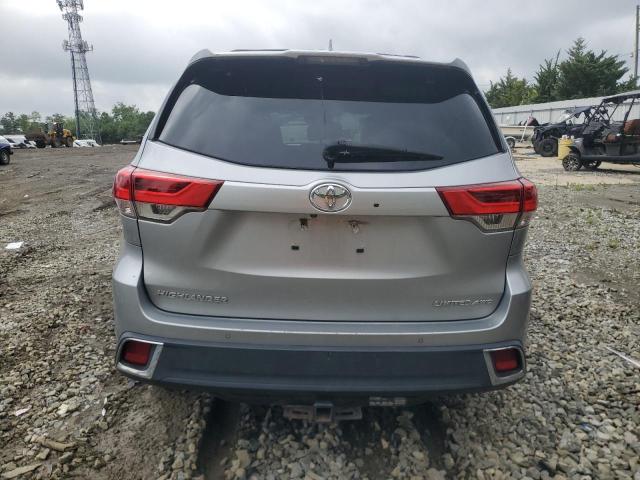  TOYOTA HIGHLANDER 2017 Серебристый