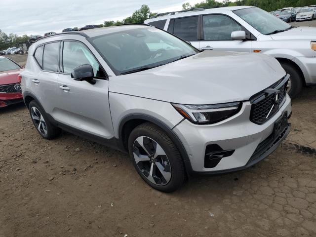  VOLVO XC40 PLUS 2024 Серый