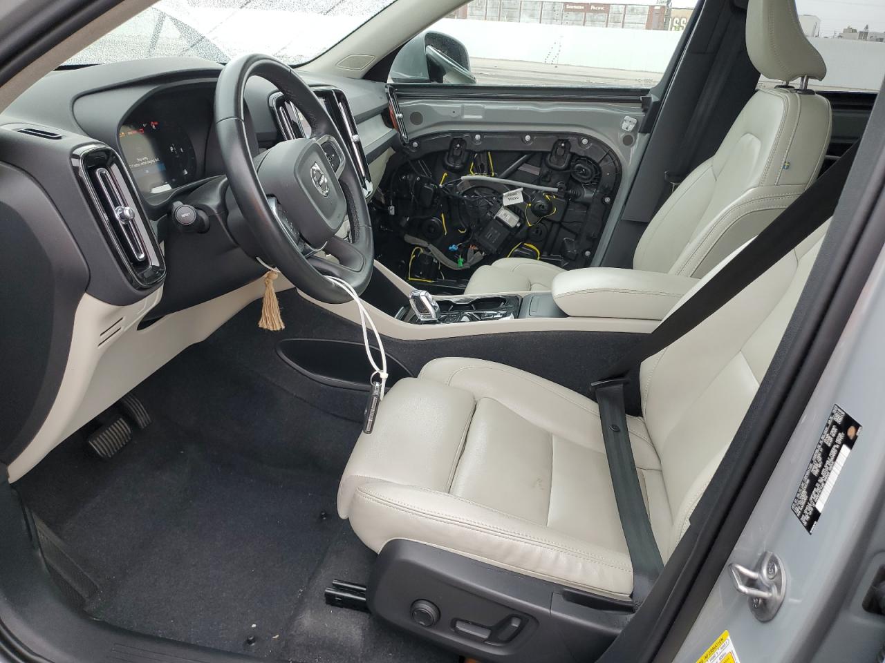 2024 Volvo Xc40 Plus VIN: YV4L12UE6R2302399 Lot: 52816655