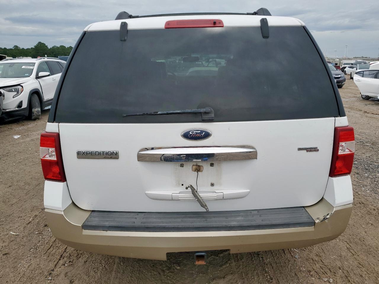 2007 Ford Expedition Eddie Bauer VIN: 1FMFU17567LA64294 Lot: 58689815