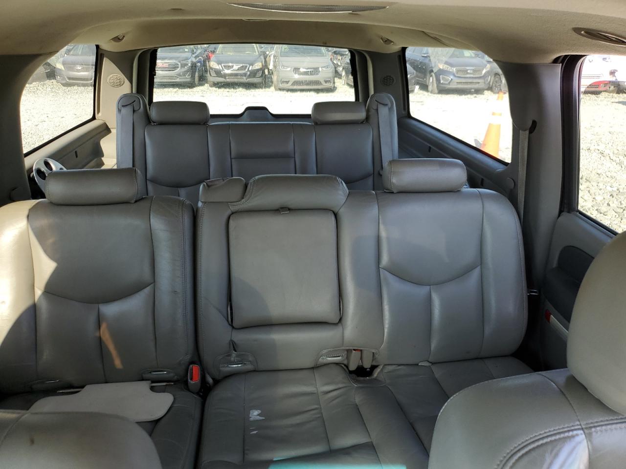 2003 Chevrolet Suburban K1500 VIN: 3GNFK16Z33G137747 Lot: 55563055