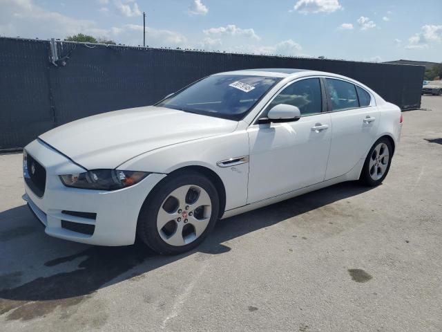 Sedans JAGUAR XE 2017 Biały