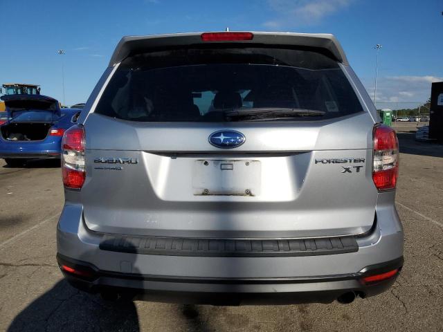  SUBARU FORESTER 2016 Серебристый