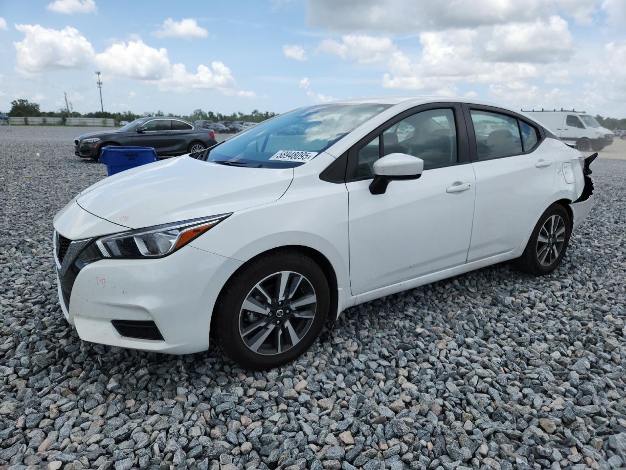 2022 Nissan Versa Sv