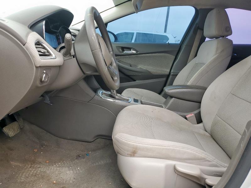 Sedans CHEVROLET CRUZE 2017 Srebrny