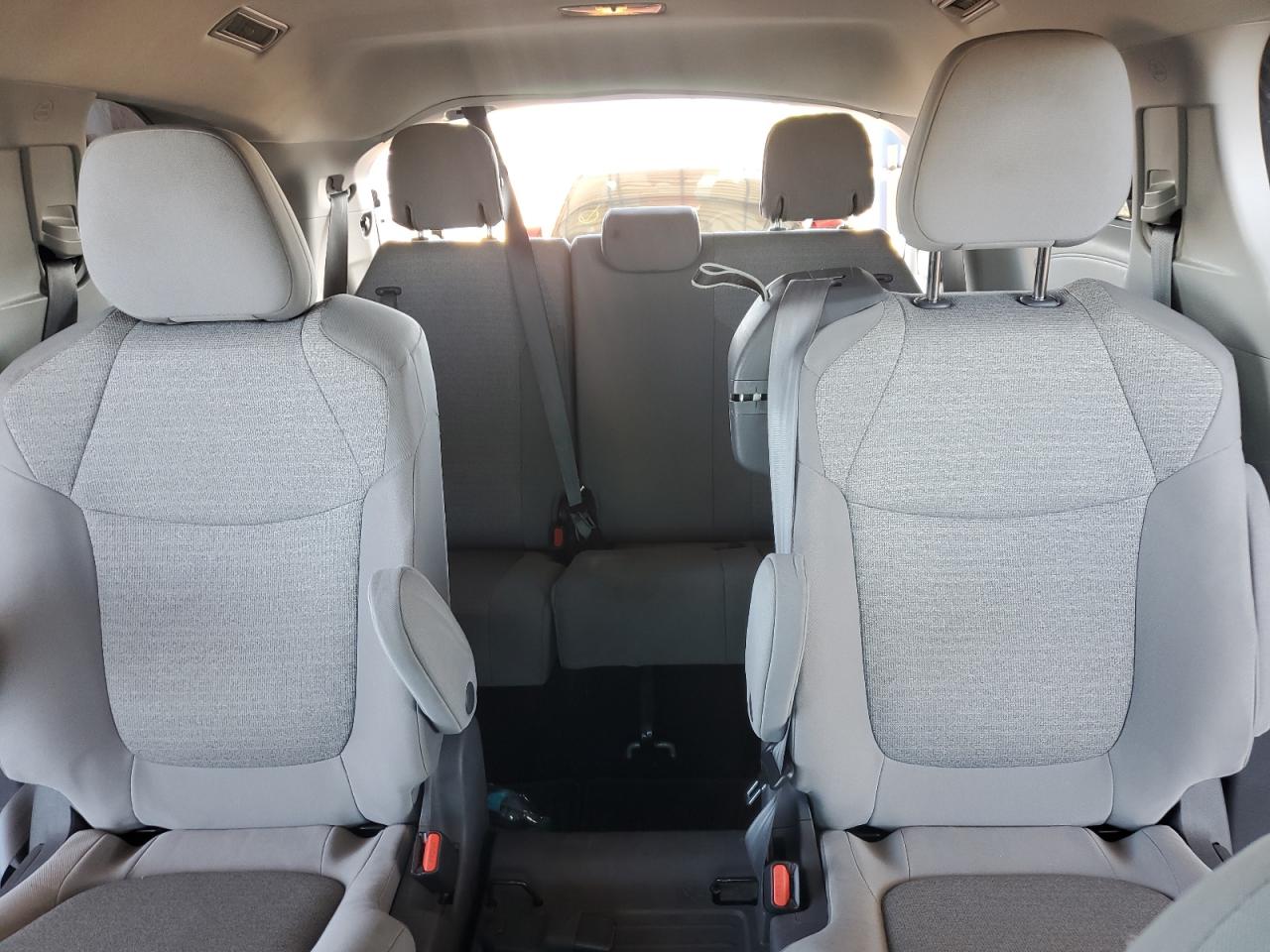 2021 Toyota Sienna Le VIN: 5TDBRKEC3MS068342 Lot: 55518505