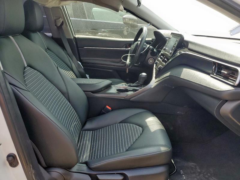  TOYOTA CAMRY 2023 Белы