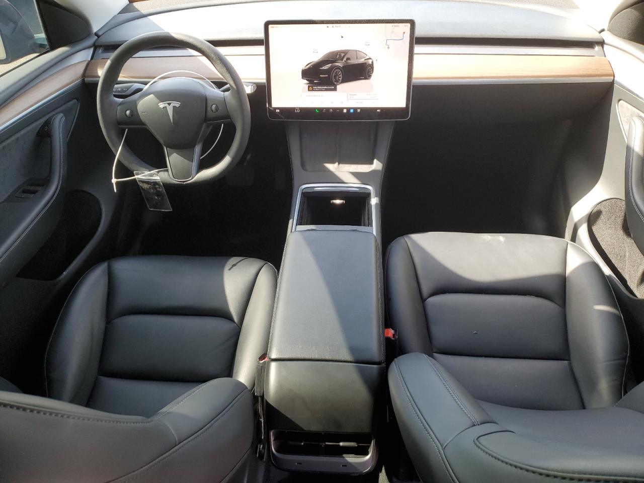 2024 Tesla Model Y VIN: 7SAYGDED0RF131495 Lot: 56849765