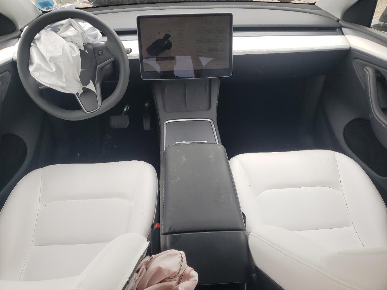 2024 Tesla Model Y VIN: 7SAYGDEE0RA227603 Lot: 56843545