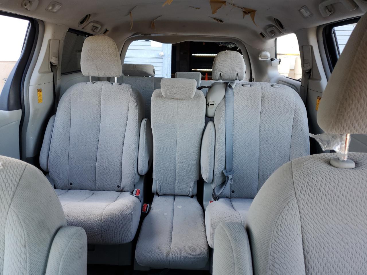 2013 Toyota Sienna Le VIN: 5TDKK3DC0DS404489 Lot: 56990105