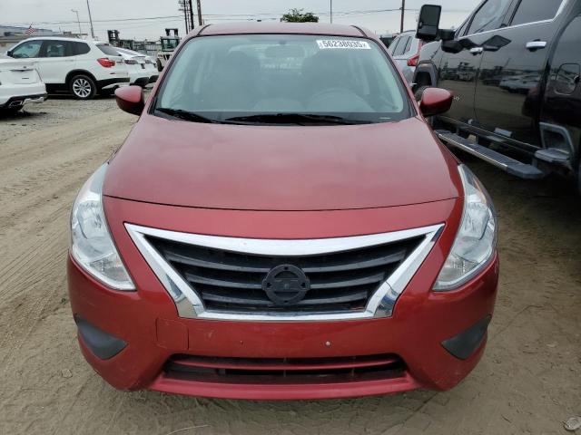 Седани NISSAN VERSA 2016 Червоний