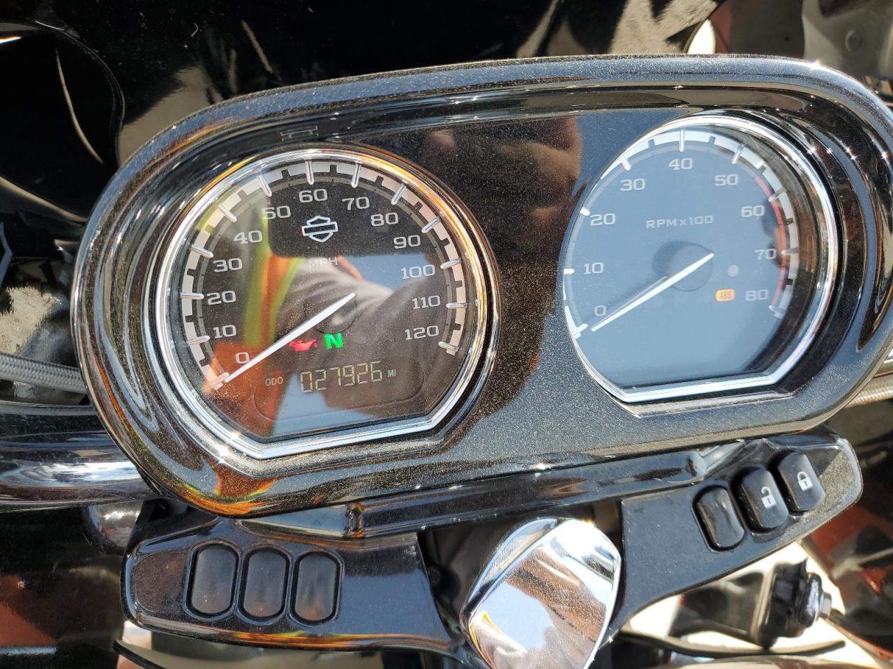 2015 Harley-Davidson Fltruse Cvo Road Glide VIN: 1HD1TAN16FB957411 Lot: 56147505